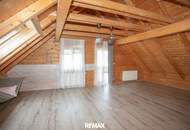 Naturnah wohnen mit vielfältigen Nutzungsmöglichkeiten – charmantes Holzblockhaus mit Wintergarten und Sauna in Stratzing