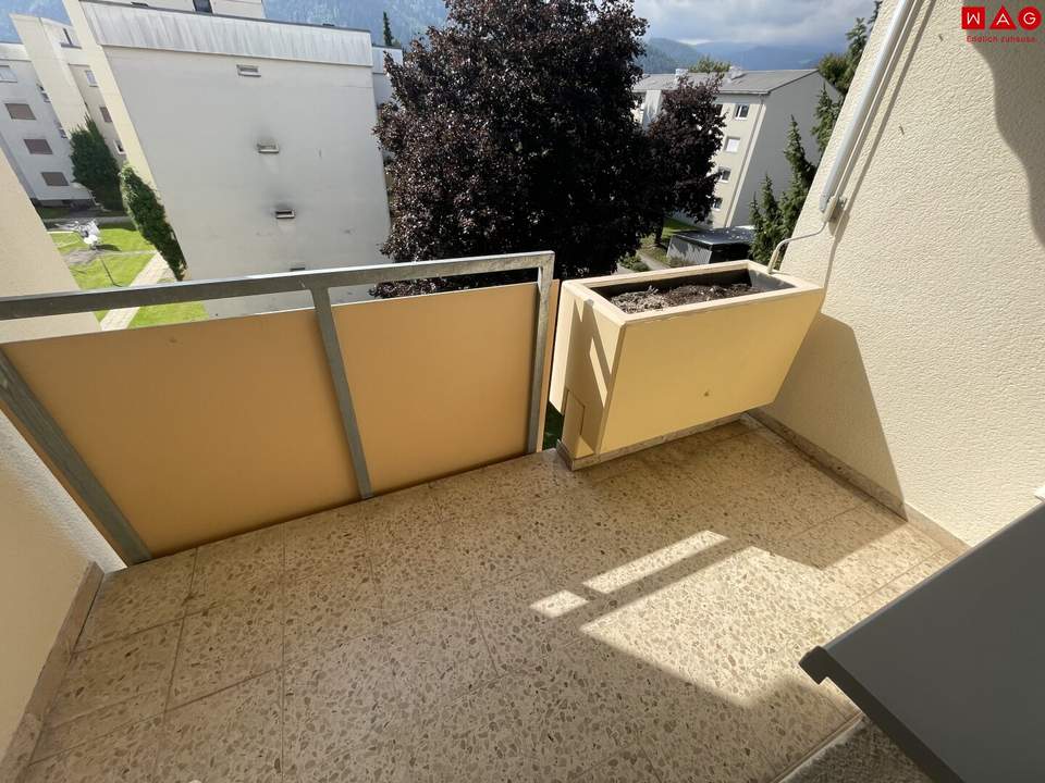 2-Zimmerwhg. im Grünen – mit Balkon & Garage!