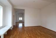 Wohnen im Schloss - 4 Zi. Wohnung mit historischem Flair in ansprechender Lage!