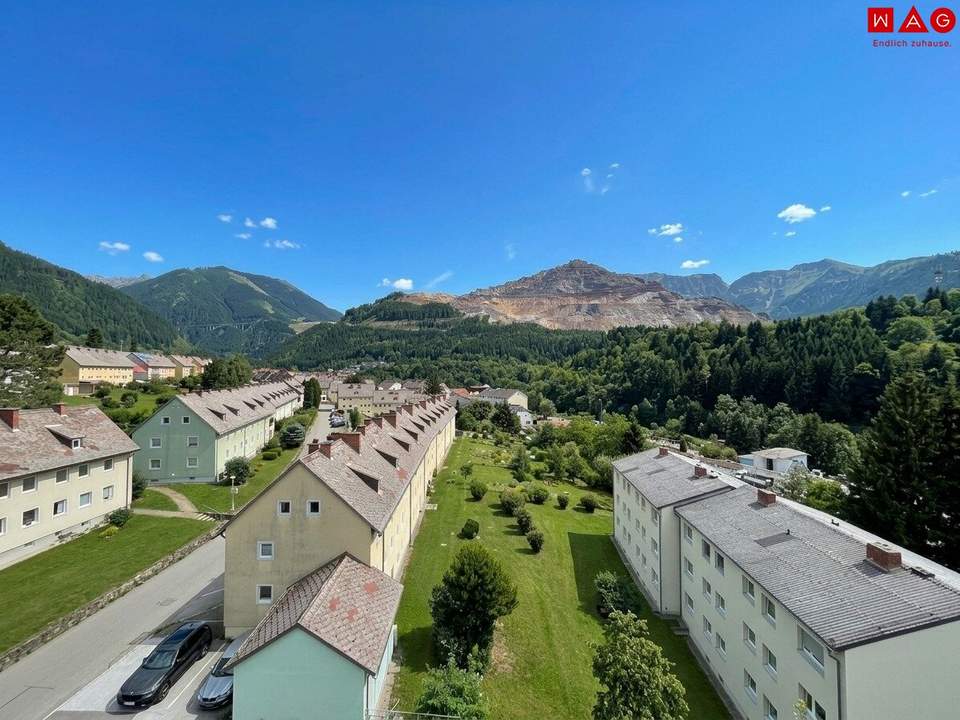 2-Zimmer Wohnung mit Loggia, Lift und Parkplatz