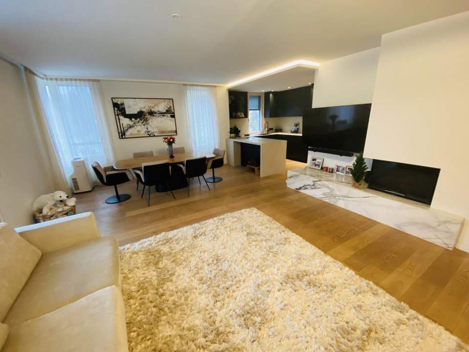 Außergewöhnliche Luxuswohnung mit direktem Liftzugang &amp; zwei Terrassen in Hietzing