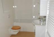 Helle und ruhige Dachgeschosswohnung im Innenhof mit Grünblick