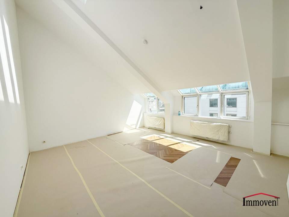 GENERALSANIERT - ERSTBEZUG und INNENSTADTLAGE - Einzigartiges Büro mit Dachterrasse bei der Wiener Oper! (Mietbeginn 01.07.2026)