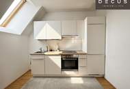 | ENTZÜCKENDE UND HELLE DACHGESCHOSSWOHNUNG | 2 ZIMMER | CA. 51,5 m² | 4. OG | BESTLAGE | HAUPTPLATZ | ECKE MURGASSE