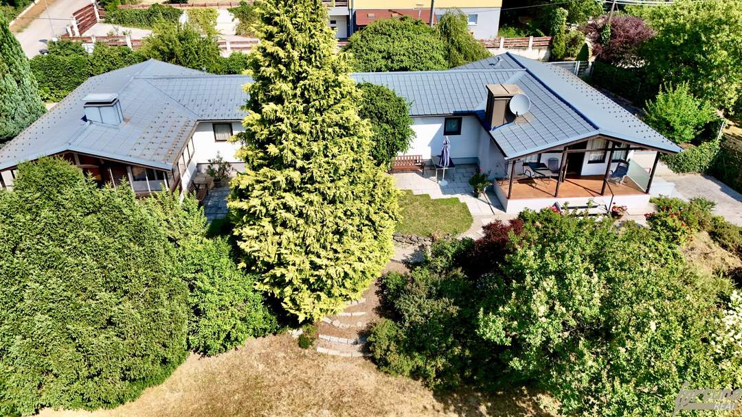 Vielseitiger Doppelhaus-Bungalow mit unverbaubarem Panoramablick auf den Wienerwald