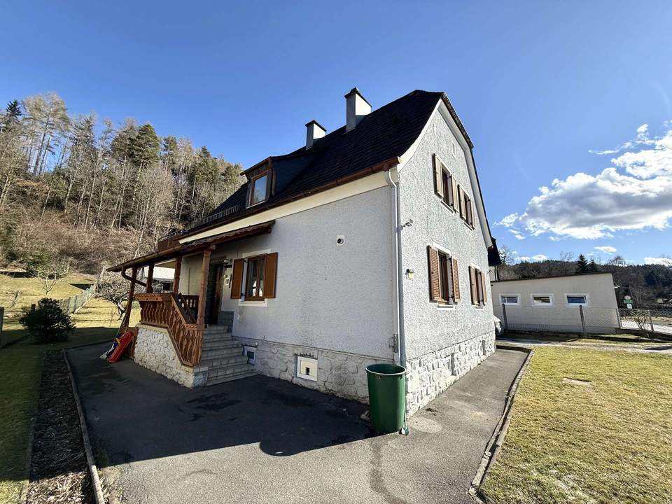 Charmantes Einfamilienhaus mit großem Garten &amp; Nebengebäude in Köflach!