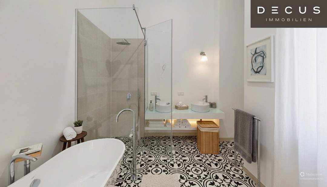 | ERSTBEZUG NACH SANIERUNG | DACHGESCHOSS | KLIMATISIERT | WÄRMEPUMPE |