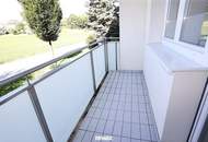 Schöne Erdgeschoss 3-Raum-Wohnung mit Balkon und PKW-Abstellplatz