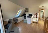 LANDHAUSVILLA mit HOF-ENSEMBLE, GÄSTEWOHNUNGEN UND ENTWICKLUNGSPOTENTIAL