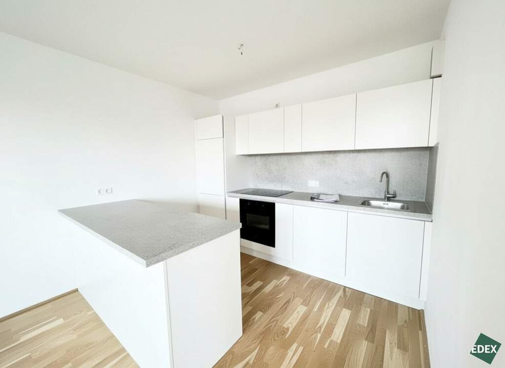 Moderne 2-Zimmer Wohnung mit Balkon nahe Siemens AG - neue Einbauküche!