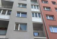 3 Zimmerwohnung in saniertem Wohnhaus perfekt gelegen mit Loggia