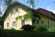 LANDHAUSVILLA mit Pool in Grünruhelage - 7 Zimmer