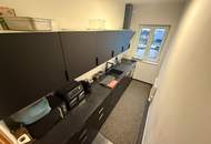 Einfamilienhaus neuwertig große Garage mit Lagerraum, Garten