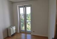 Top Lage - 4-Zimmer-Wohnung mit Loggia, Klimaanlage und Schwedenofen - unmittelbar beim Schulzentrum, Bahnhof und Stadtzentrum!