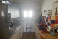 sREAL- LANDLEBEN MIT CHARAKTER - Historisches Bauernhaus mit Scheune, Backstube, Pool und 1.296 m² Grund