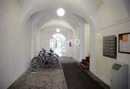 Elegante Loft-Wohnung mit Stuckdecken & Intarsientüren