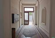 Loftartiges Büro mit großen Fenstern und einer Terrasse - ideal als Atelier oder Studio