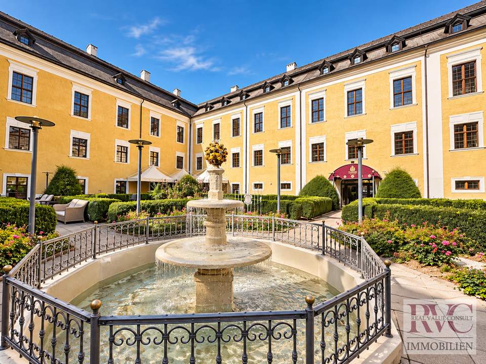 Schloss Mondsee – Exklusives Wohnen in historischem Ambiente mit Badeplatz am Mondsee