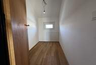 Erstbezug! Architektenhaus 140m² mit topmoderner Ausstattung, PV-Anlage, Keller und Garage
