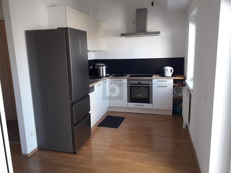 Preisreduktion! HELLER DACHGESCHOSSHIT MIT BALKON IN RUHIGER LAGE