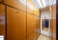 Bastiengasse 15: 3-Zimmer-DG-Wohnung mit separater Küche & gemütlicher, sonniger Terrasse