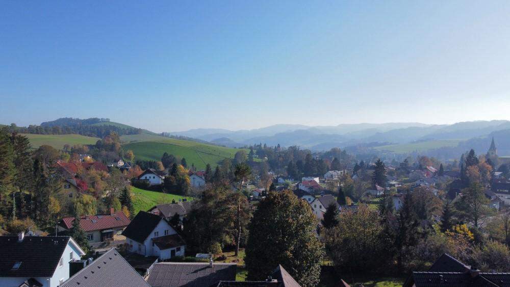 RUHIGE LAGE INMITTEN DER BUCKLIGEN WELT - EIN HAUS MIT POTENZIAL & AUSBLICK