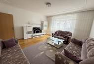 Riesenhaus nur mit Innenhof.... viel Platz - wenig Arbeit