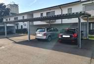 Neuwertige Erdgeschosswohnung mit überdachtem Zugang samt sonnigen Eigengarten und Carport