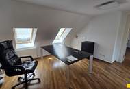 Altbaubüro mit großzügigen Räumen