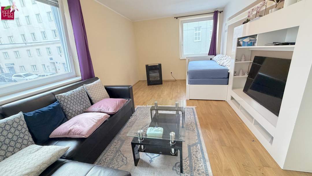 Charmante 2 Zimmer Wohnung mit Potenzial zur 3 Zimmer Lösung !