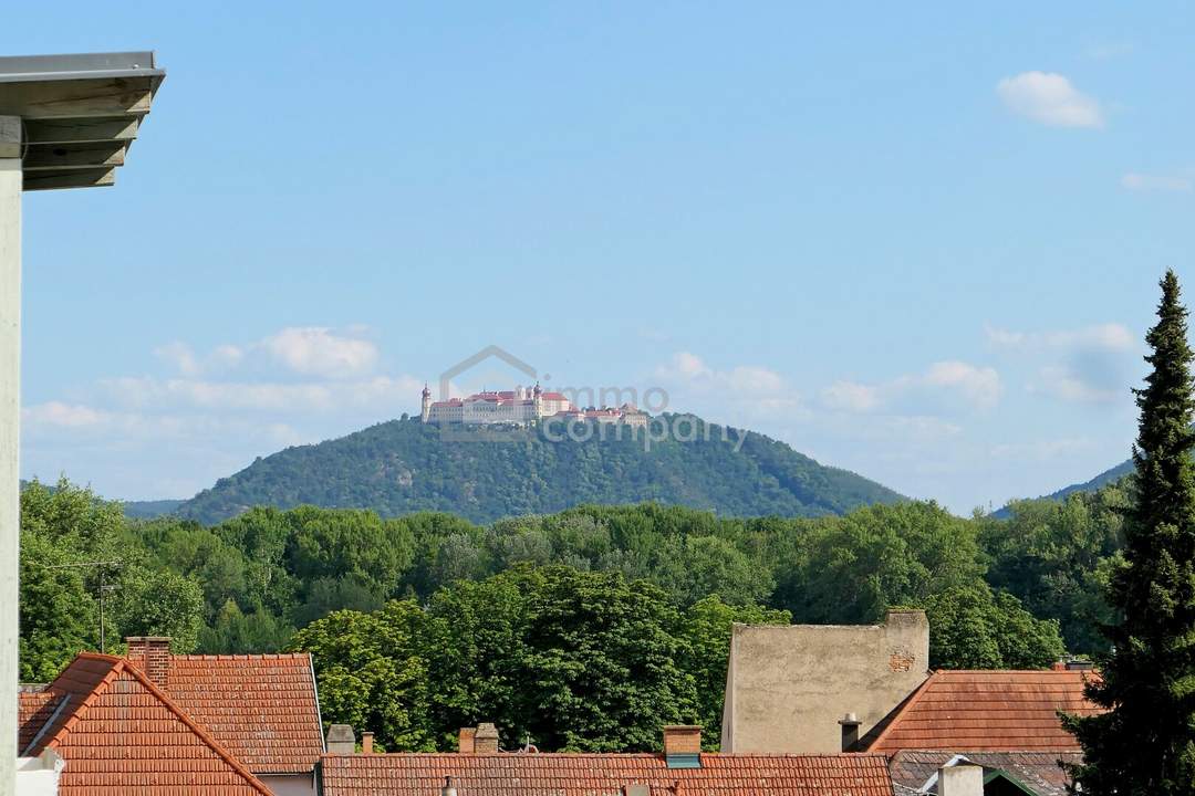 4-Zimmer-Wohnung in Krems mit Balkon, Garage, großen Kellerabteil und Fußbodenheizung mit Ausblick auf Stift Göttweig