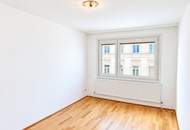 Sanierte 4-5 Zimmer Wohnung mit Loggia