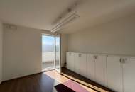Moderne Drei-Zimmer-Wohnung mit Parkplatz und Tiefgaragenstellplatz | HOF