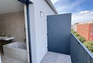 BEZUGSFERTIG: Neubau-Erstbezug mit Freifläche und Küche!