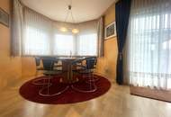 Sonniges Einfamilienhaus mit gepflegtem Garten, Terrasse, Balkon und Doppelgarage