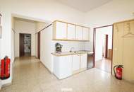 Gewerbeimmobilie - Büro trifft auf vielseitigen Großraum