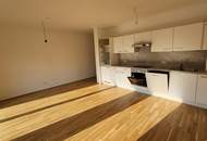 Kleine 2 Zimmerwohnung mit großem Westbalkon und Einbauküche!