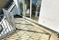 Fernblick auf der Terrasse - Weitblick beim Investment! Wohnen im Dachgeschoss mit WOW-Effekt! Traumhaft saniertes Altbauhaus + Hofseitige Terrasse + Tolle Infrastruktur und Anbindung + Lebensqualität pur!