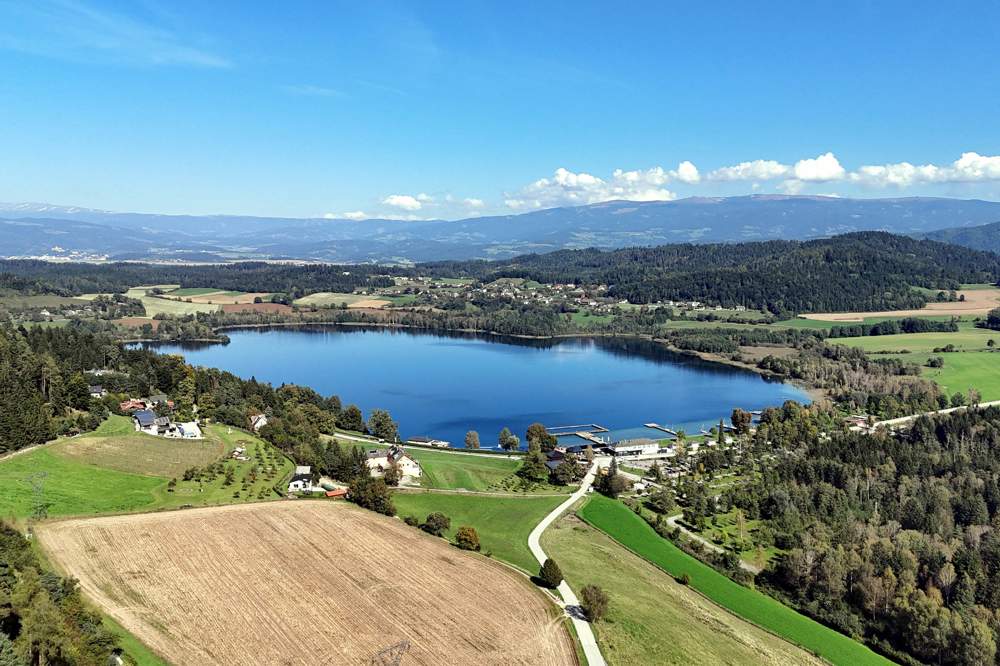 Baugrundstück in absoluter Seenähe