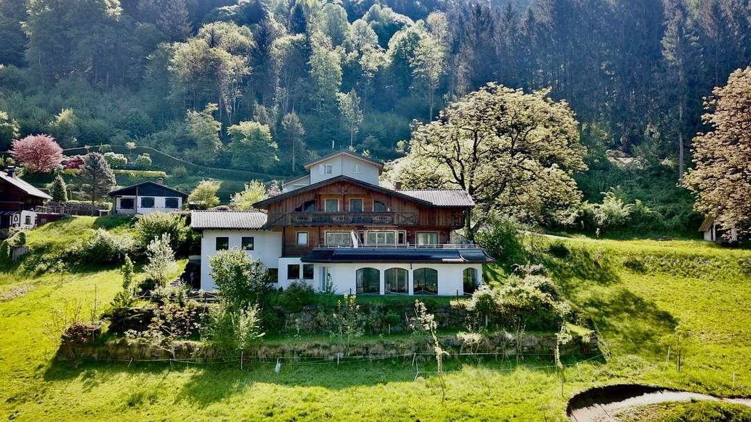 Charmante Landhausvilla mit Panoramablick auf den Ossiacher See