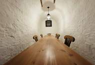 Ca. 3000 m² weitläufiges und stilvoll gestaltetes Gartenareal mit Terrassen, Pavillon und exklusiven Rückzugsbereichen – ideale Kulisse für Events, Kundentermine oder Outdoor-Inszenierungen.