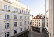 WIENER KLASSIK IM GÖTTWEIGERHOF: Topsanierte Altbauwohnung mit prachtvollem 70 m² großen Wohnsalon