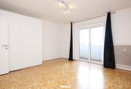 Einziehen und wohlfühlen – helle 2-Zimmer-Wohnung mit Loggia und Parkplatz