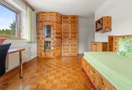 Sonniges Einfamilienhaus mit Pool, großem Keller & Ausbaupotenzial