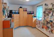 Zentrales Büro/Kanzlei mit Parkplätzen nahe Krankenhaus