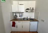 Renovierte Garconniere teilw. möbliert &amp; WAMA. Im letzen Stock, hell mit Weitblick, nähe Westbahnhof. Studentenhit, Pendler etc.