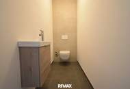 ERSTBEZUG – barrierefreie 3-Zimmer-Wohnung mit Einbauküche, Balkon und Tiefgaragenstellplatz in sonniger Lage!