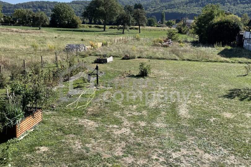 Das Badevergnügen ist schon da! 765 m² Baugrundstück mit Pool und Burgblick in Seebenstein, Grund und Boden-kauf, 144.000,€, 2824 Neunkirchen