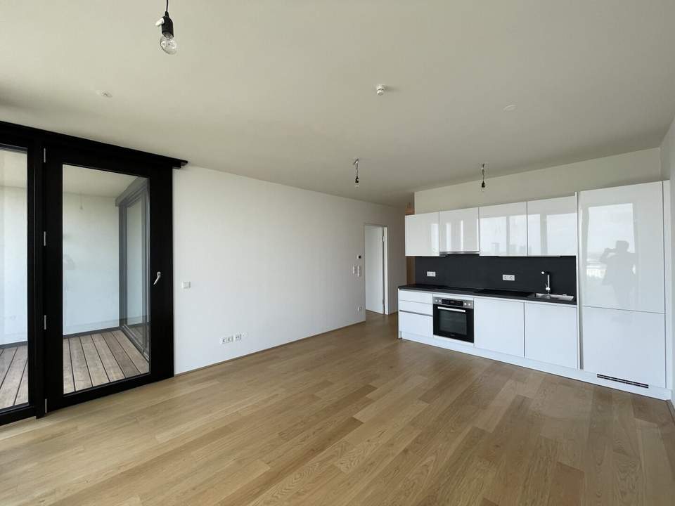 UNBEFRISTET: 2 Zimmer mit Loggia und vielen Extras im Haus