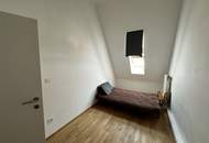 UNBEFRISTET: große 5 Zimmer im frisch ausgebauten Dachgeschoss mit Balkon!